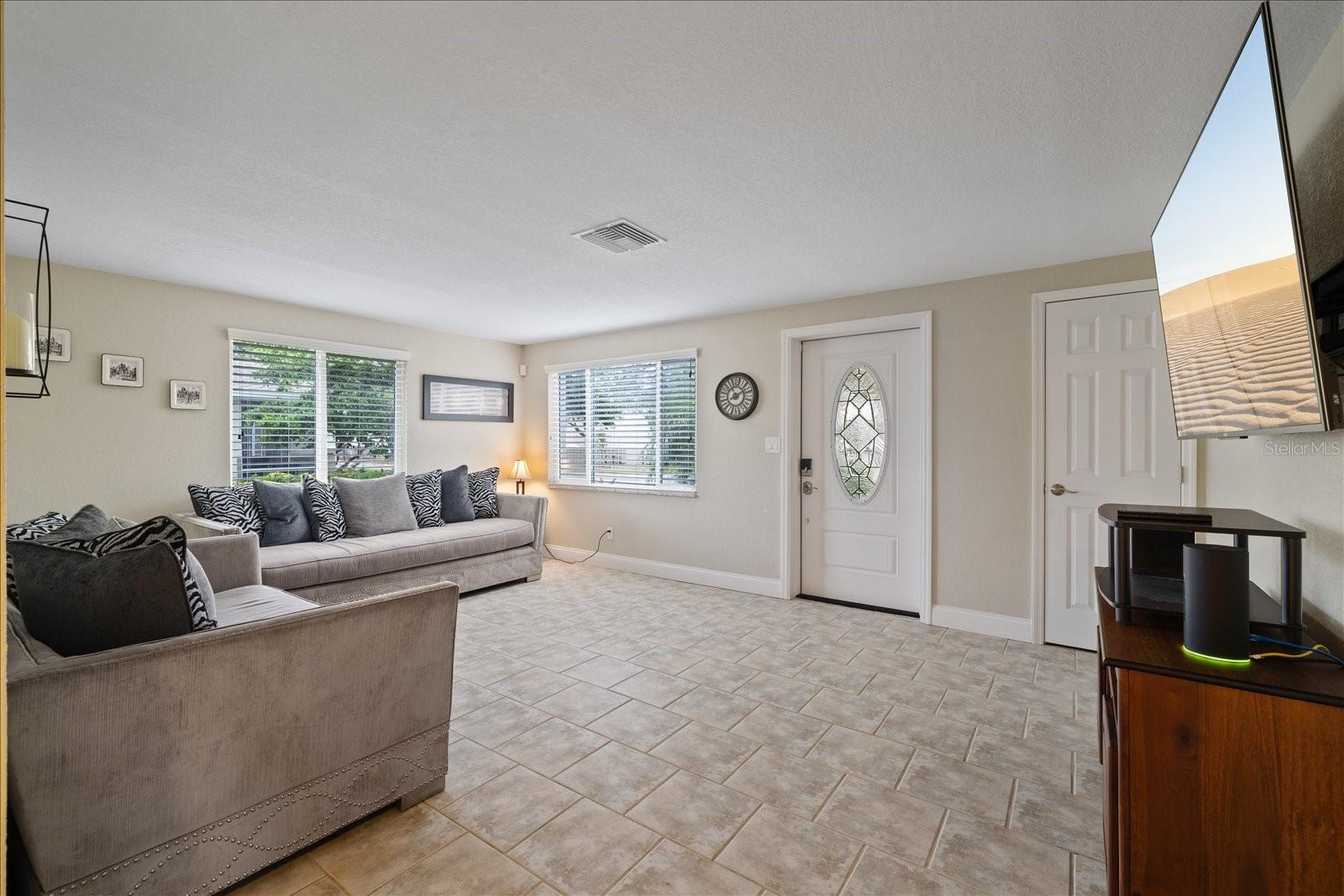 Image 16 of 27 For 6400 18th Avenue N