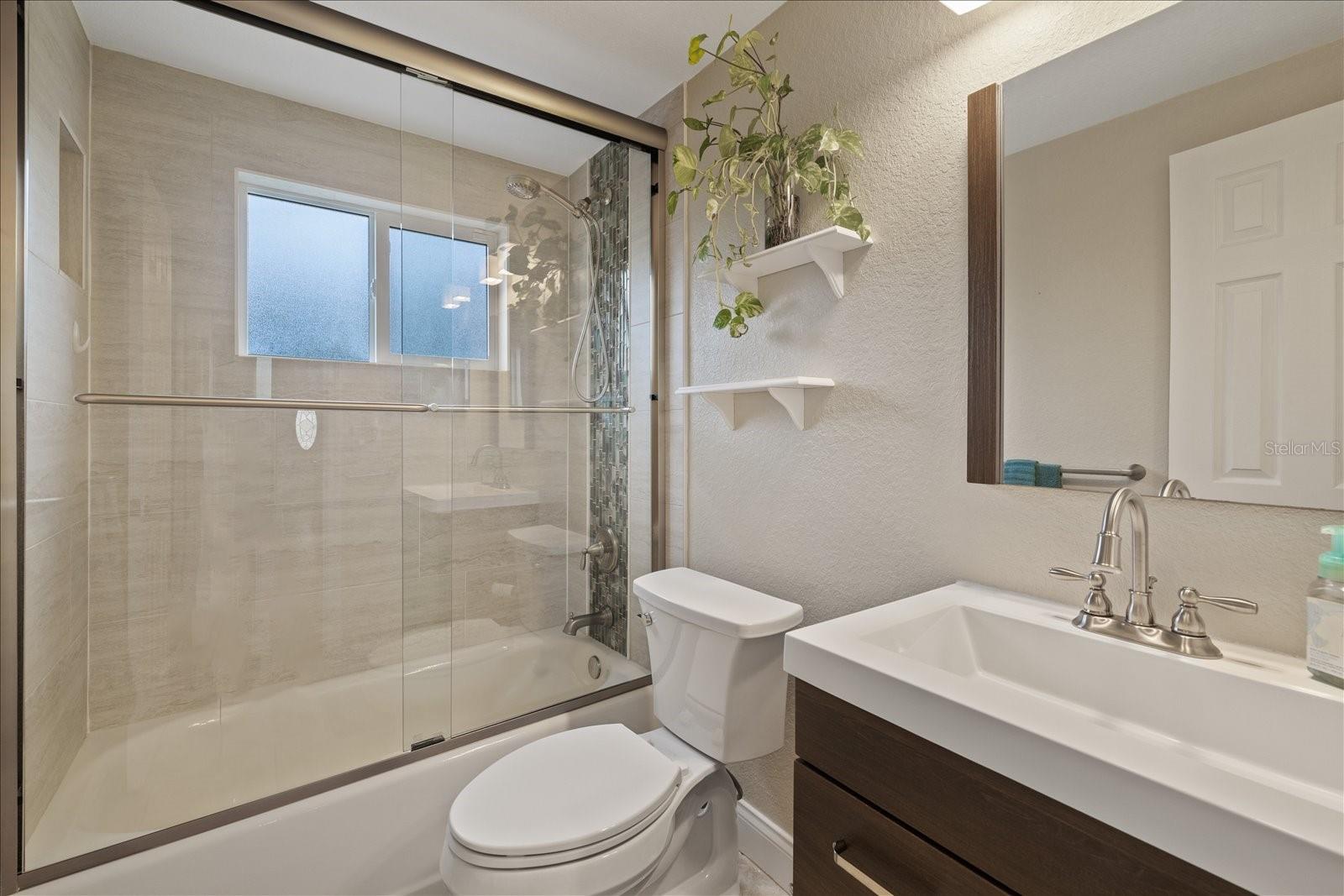 Image 20 of 27 For 6400 18th Avenue N