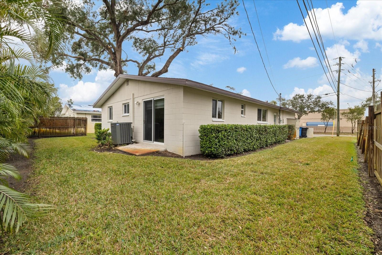 Image 4 of 27 For 6400 18th Avenue N