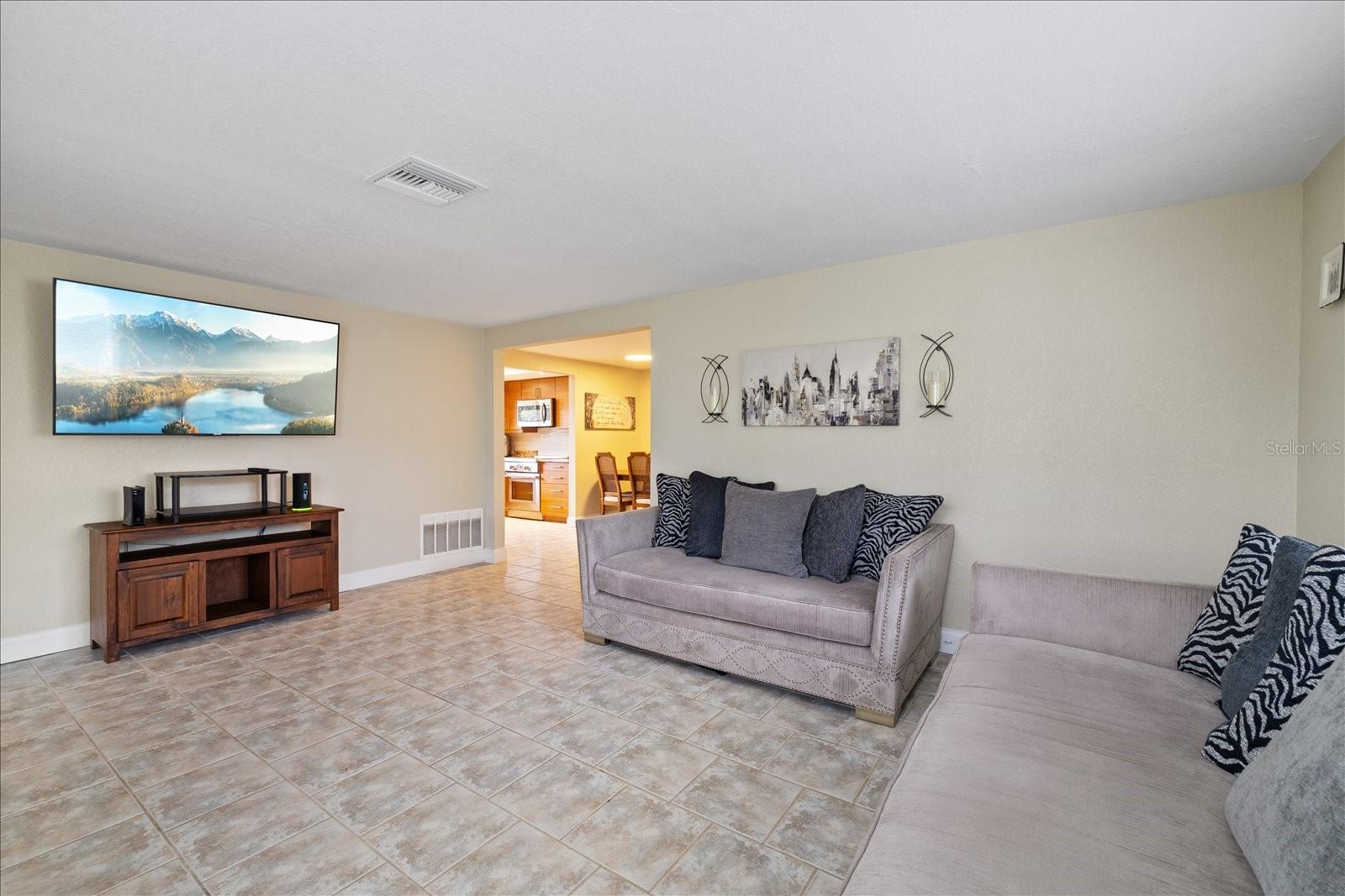 Image 6 of 27 For 6400 18th Avenue N