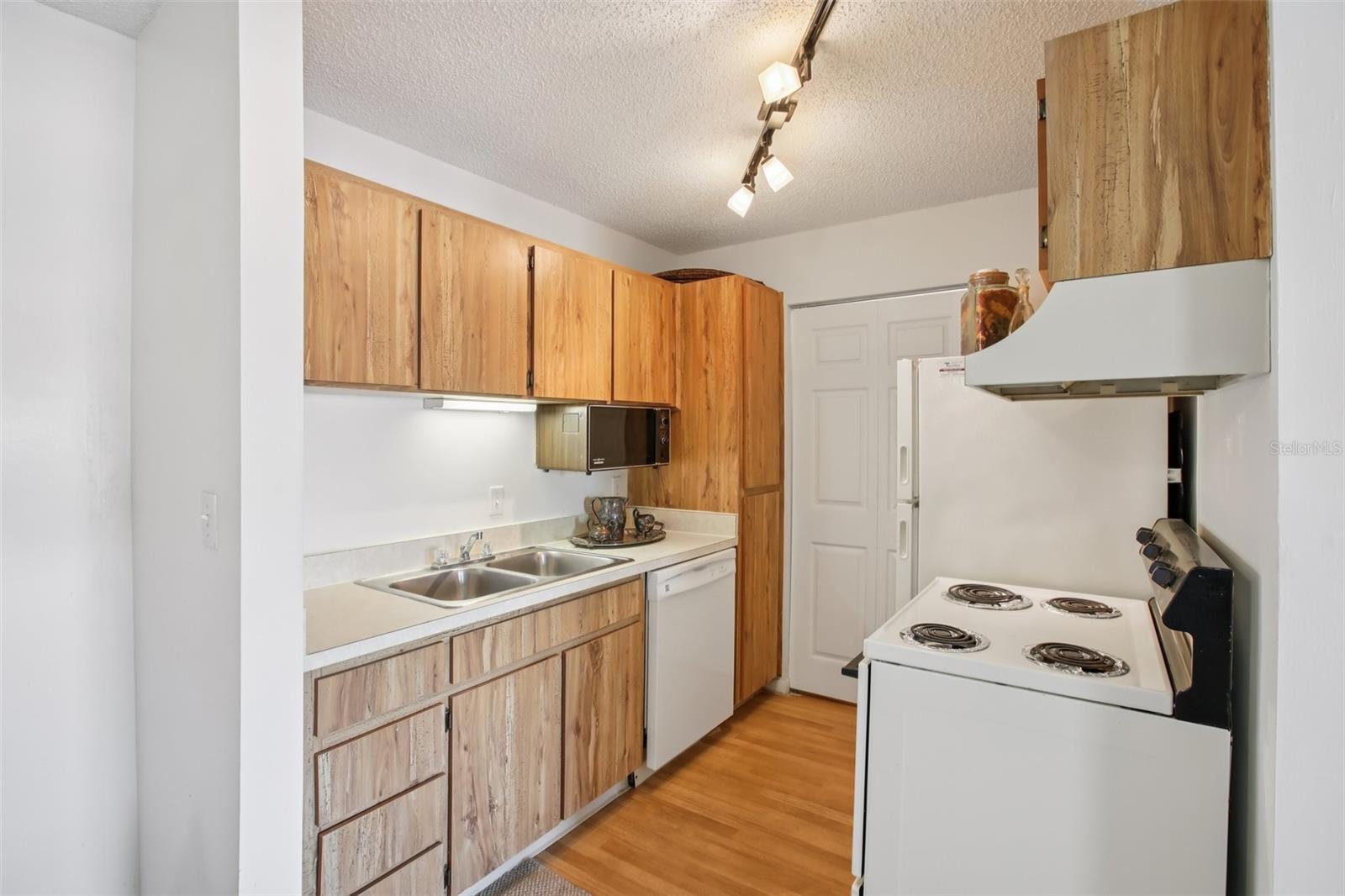 Image 28 of 88 For 455 Alt 19 S 42 & 46