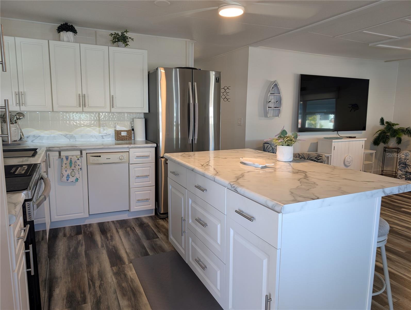 Image 18 of 57 For 82093 1st Avenue N