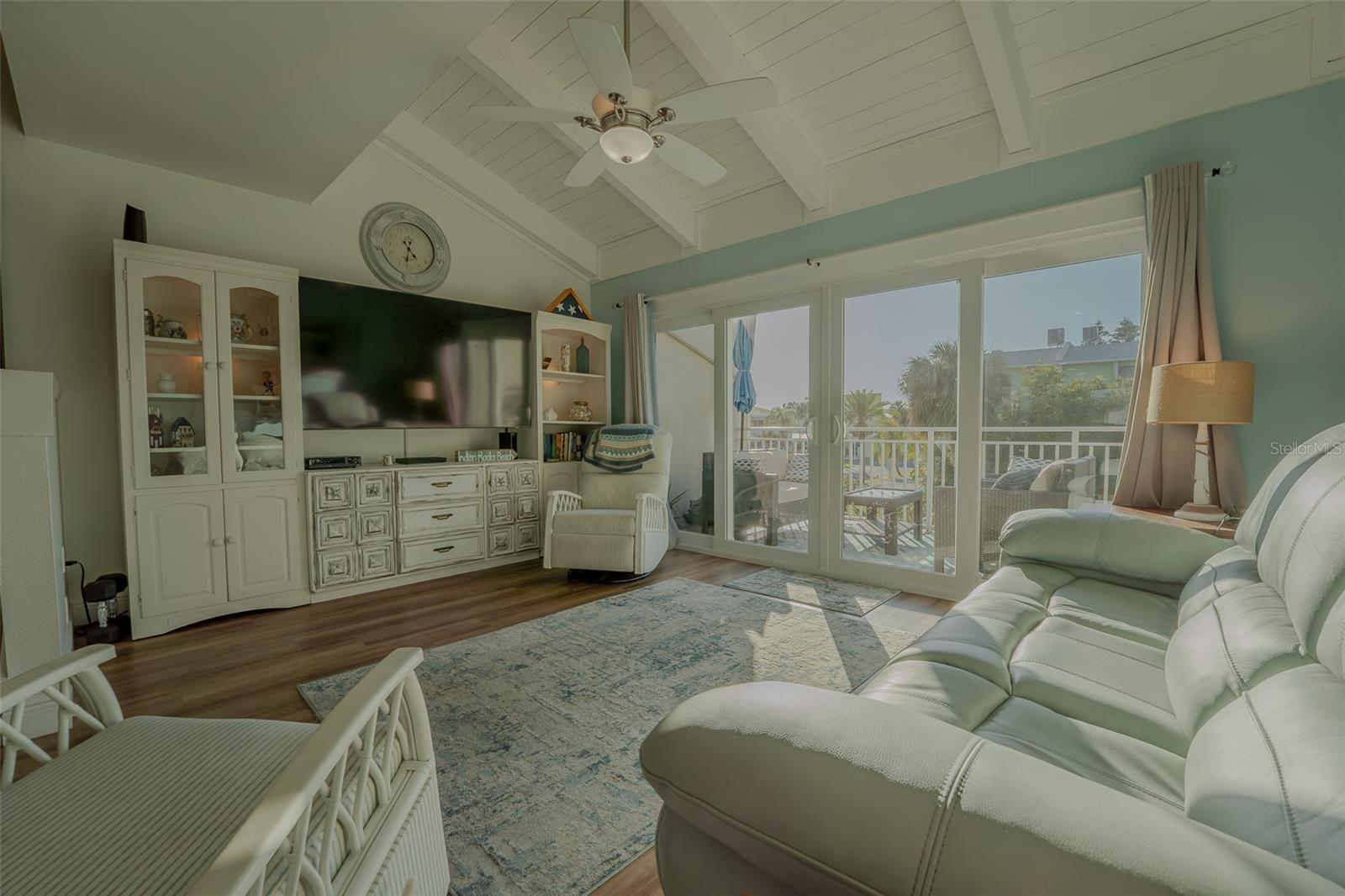 Image 10 of 41 For 324 Windrush Boulevard 11