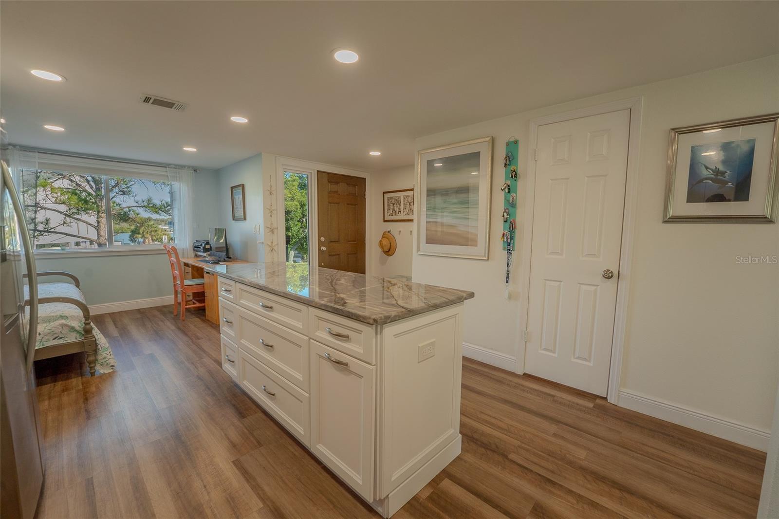 Image 6 of 41 For 324 Windrush Boulevard 11