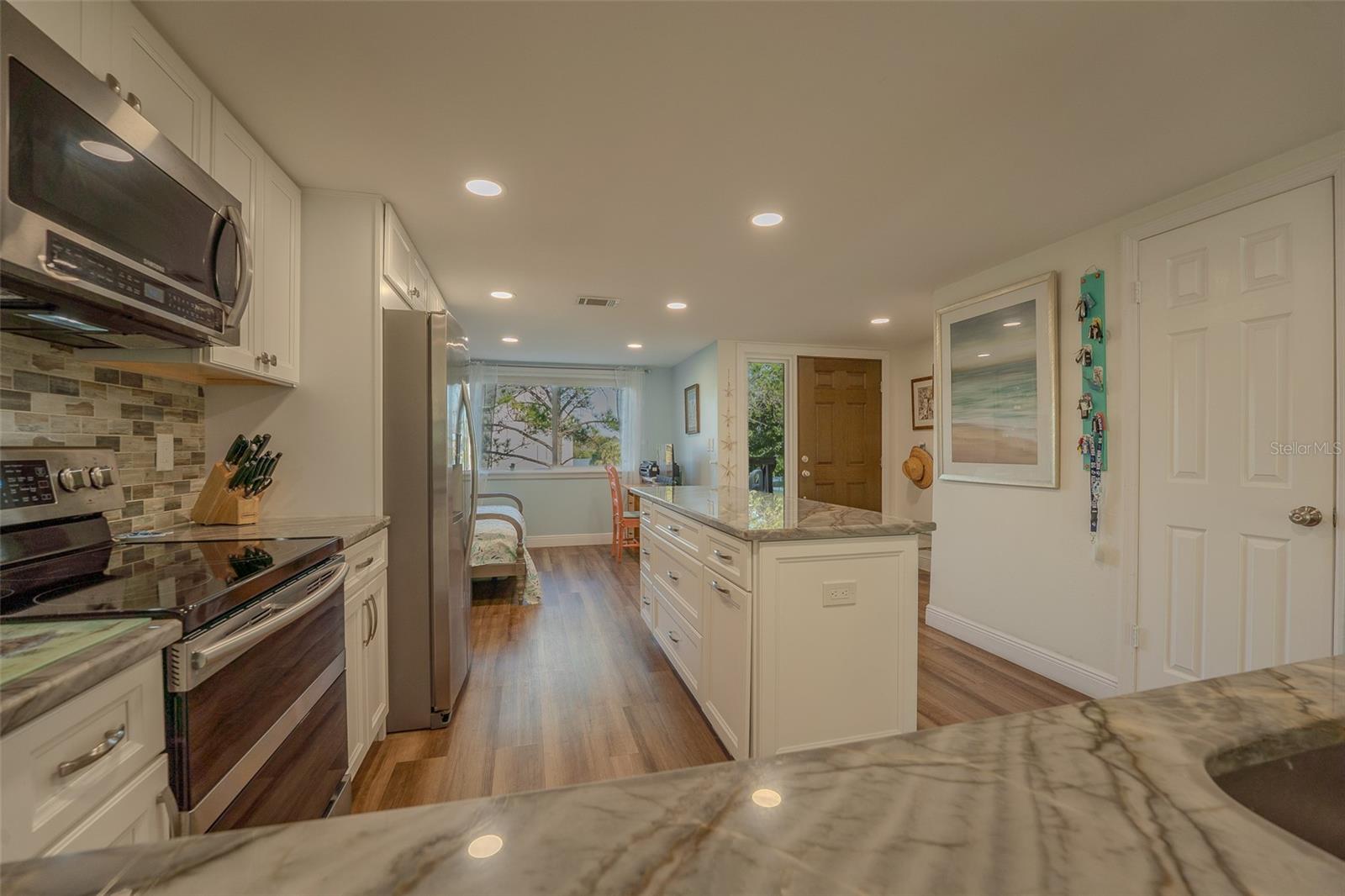 Image 7 of 41 For 324 Windrush Boulevard 11