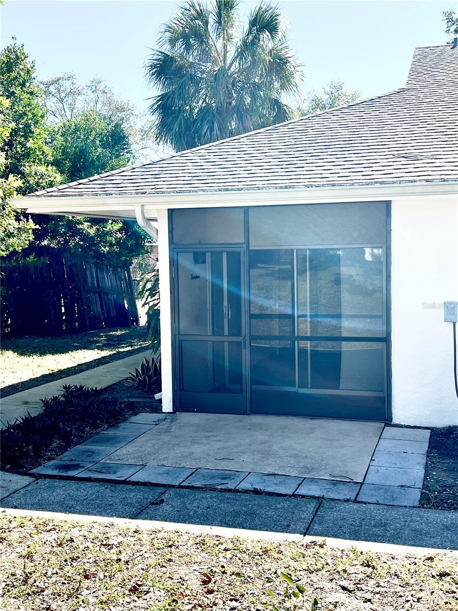 Image 13 of 17 For 711 Springer Drive 14