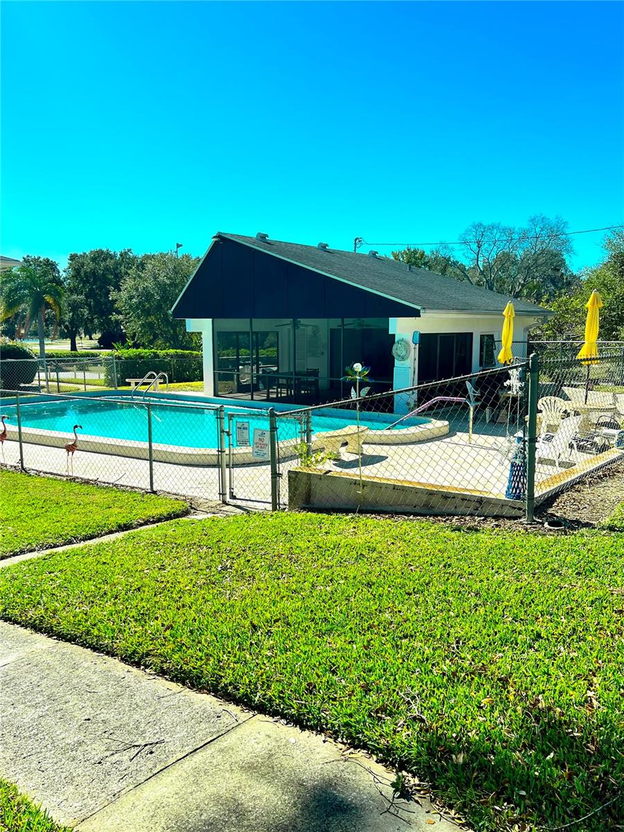 Image 15 of 17 For 711 Springer Drive 14