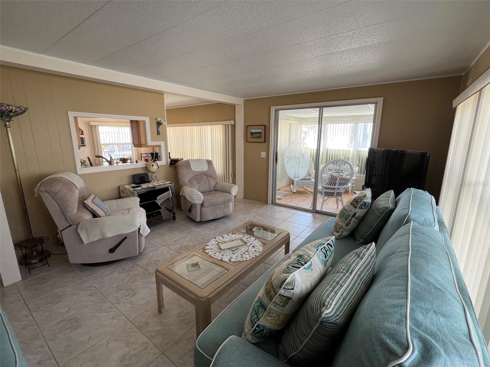 Image 11 of 23 For 37 Pindo Palm Street W