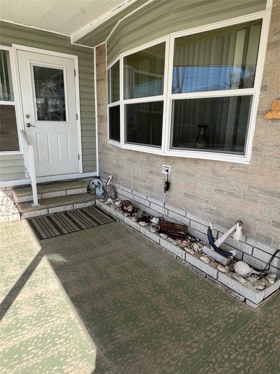 Image 3 of 23 For 37 Pindo Palm Street W