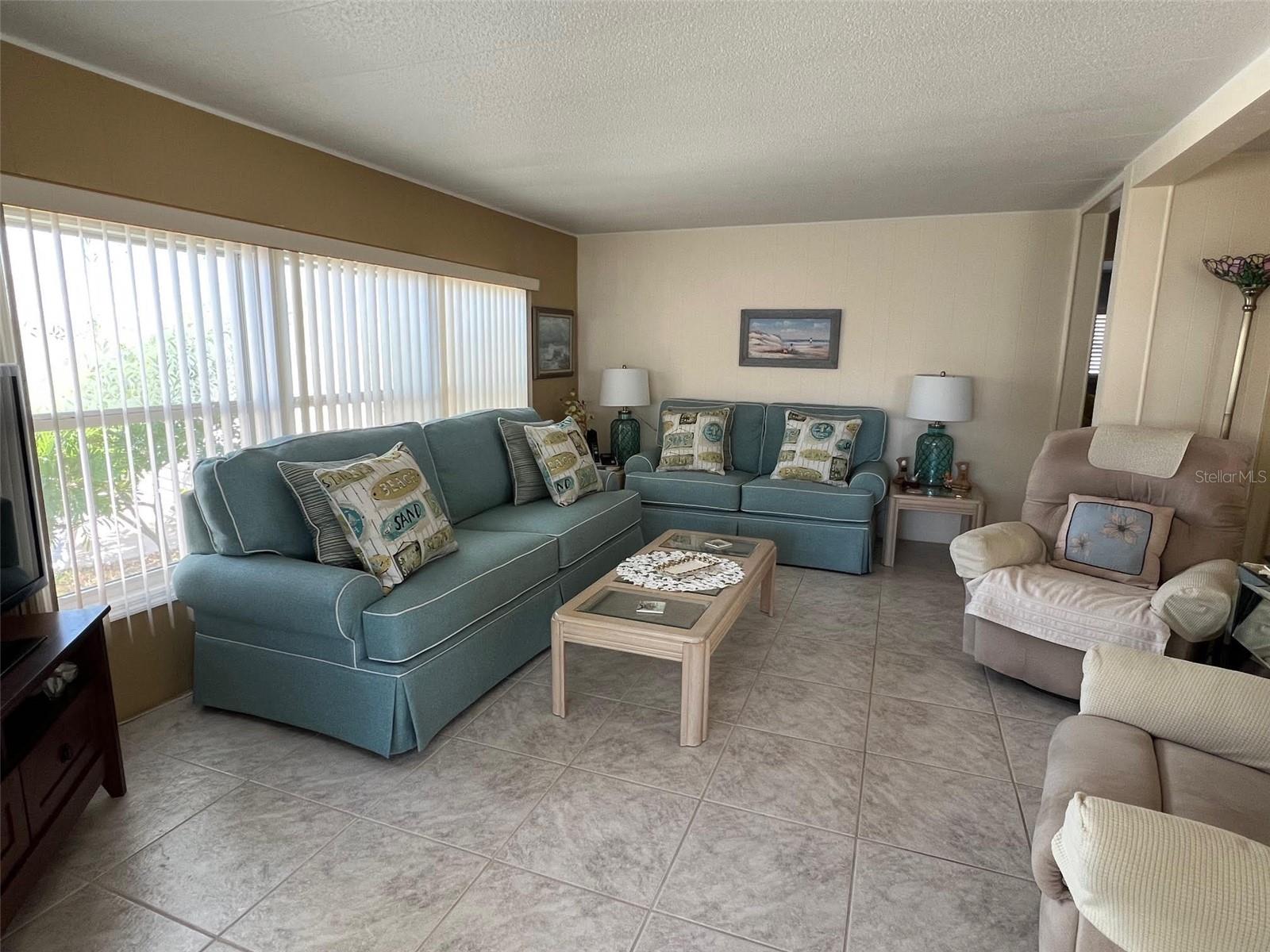 Image 9 of 23 For 37 Pindo Palm Street W