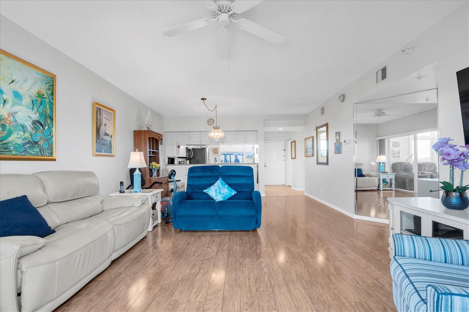 Listing photo id 10 for 6315 Shoreline Drive 3307