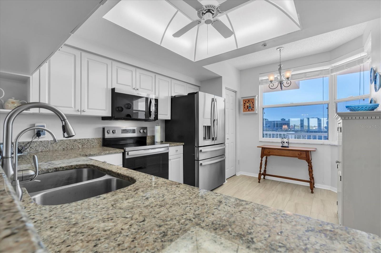 Listing photo id 15 for 6315 Shoreline Drive 3307