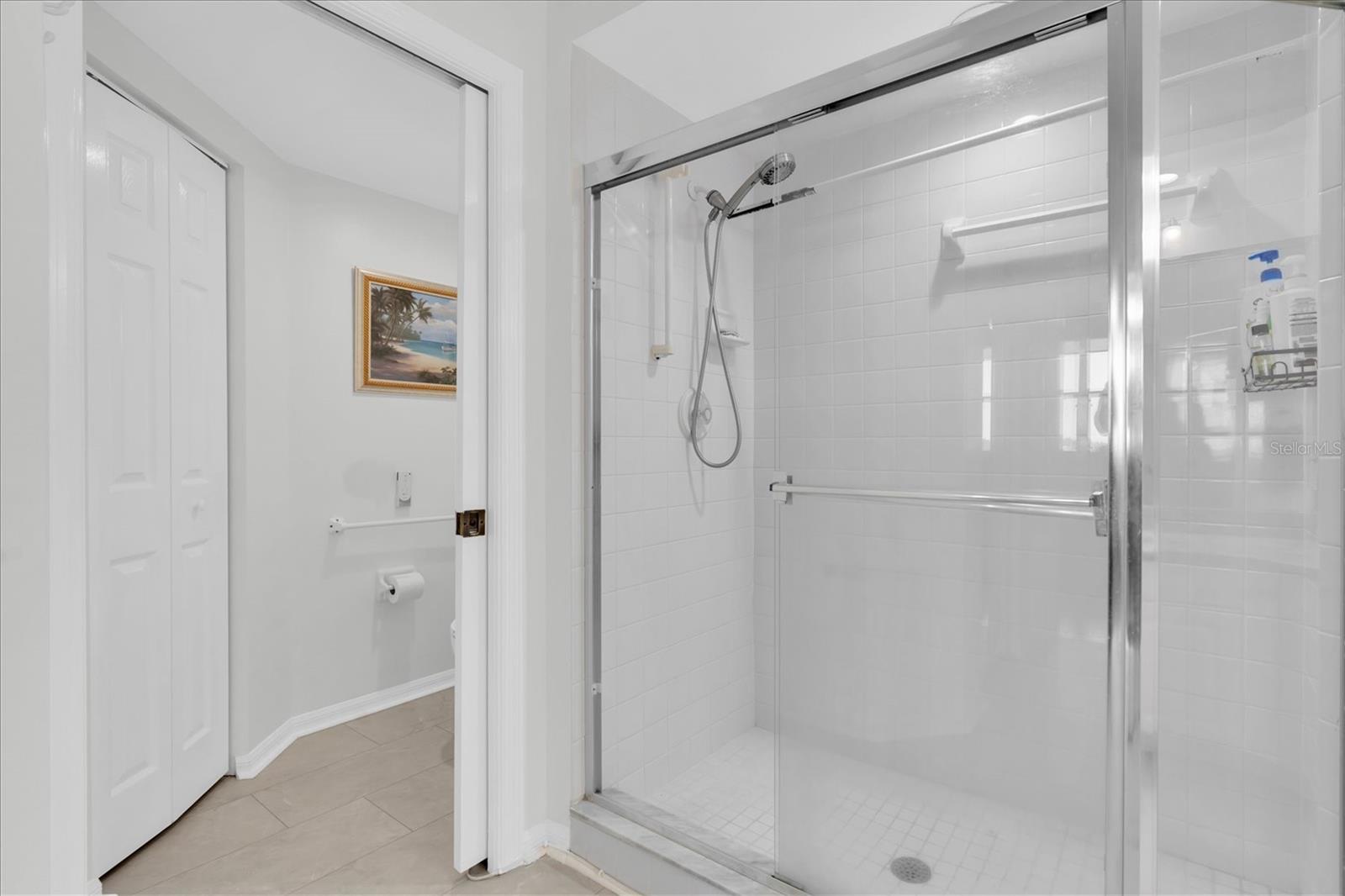 Listing photo id 21 for 6315 Shoreline Drive 3307