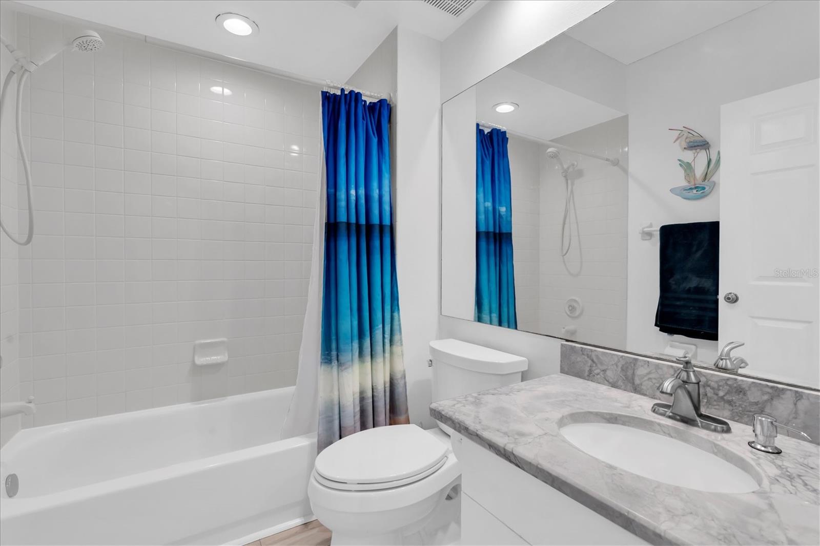 Listing photo id 23 for 6315 Shoreline Drive 3307