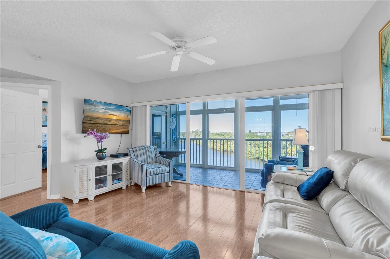 Listing photo id 7 for 6315 Shoreline Drive 3307