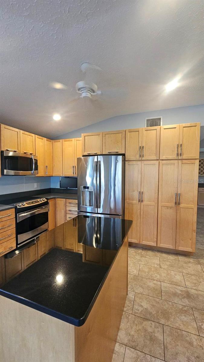 Image 12 of 26 For 882 Lucas Lane