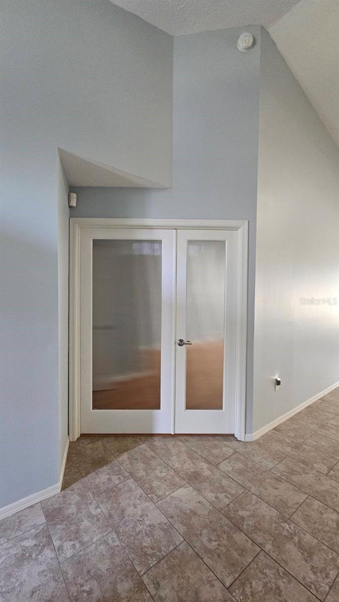 Image 16 of 26 For 882 Lucas Lane