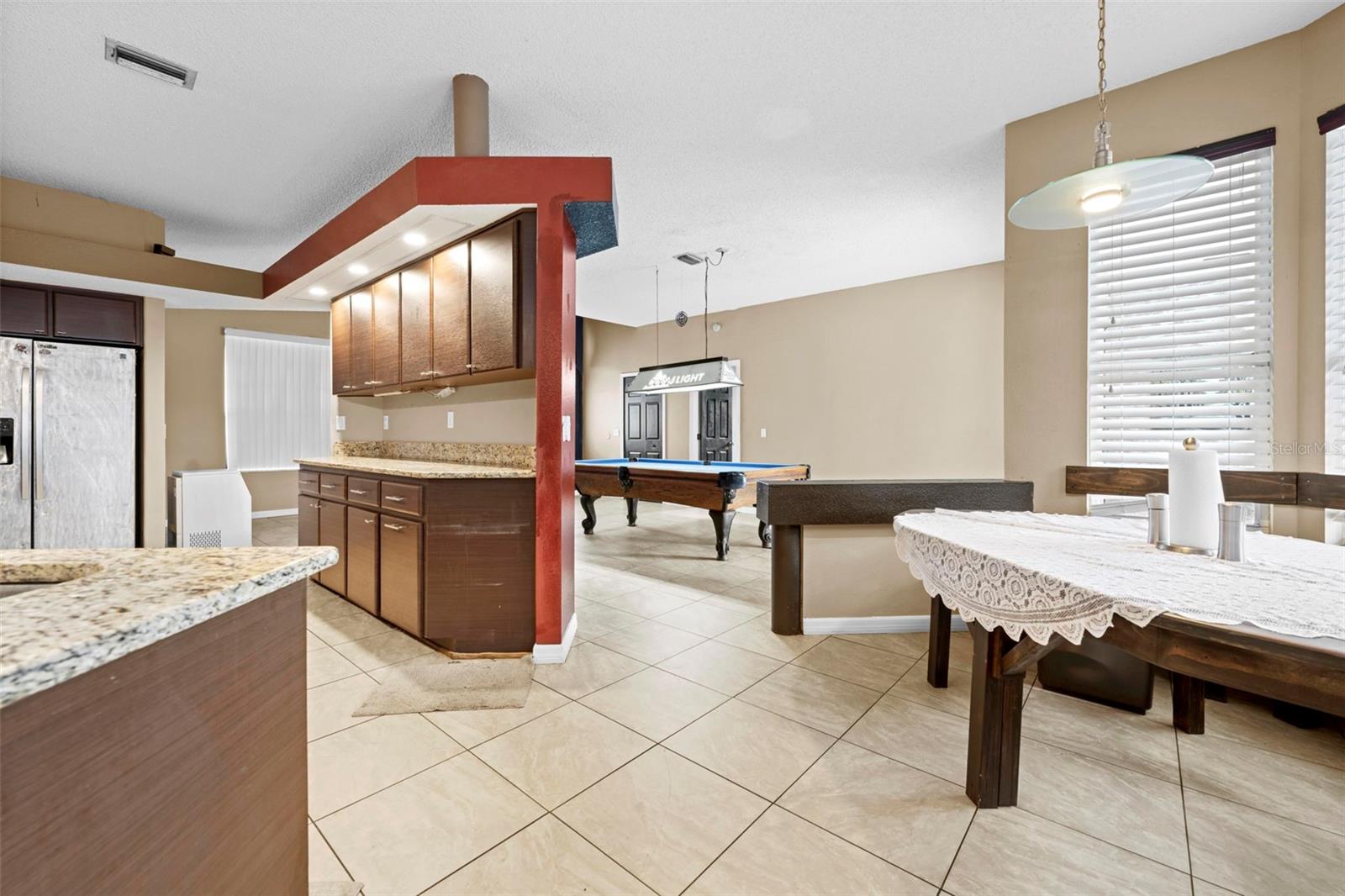 Listing photo id 10 for 6233 Penna Street