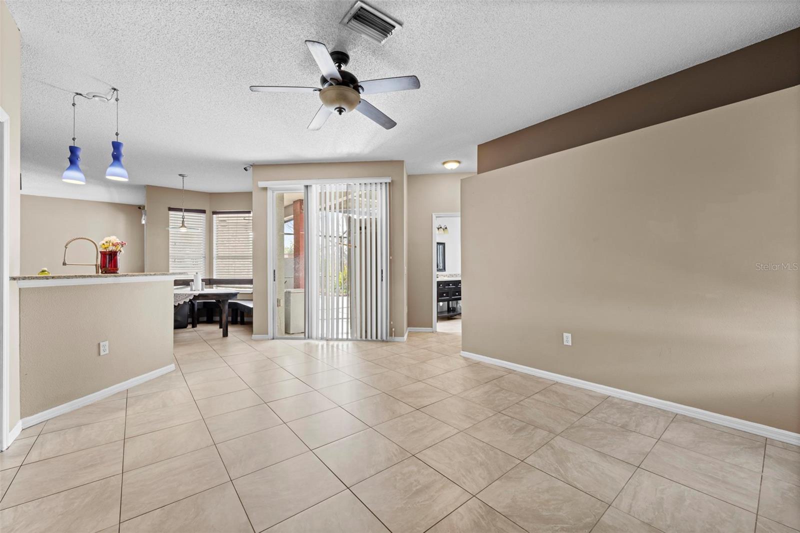 Listing photo id 14 for 6233 Penna Street