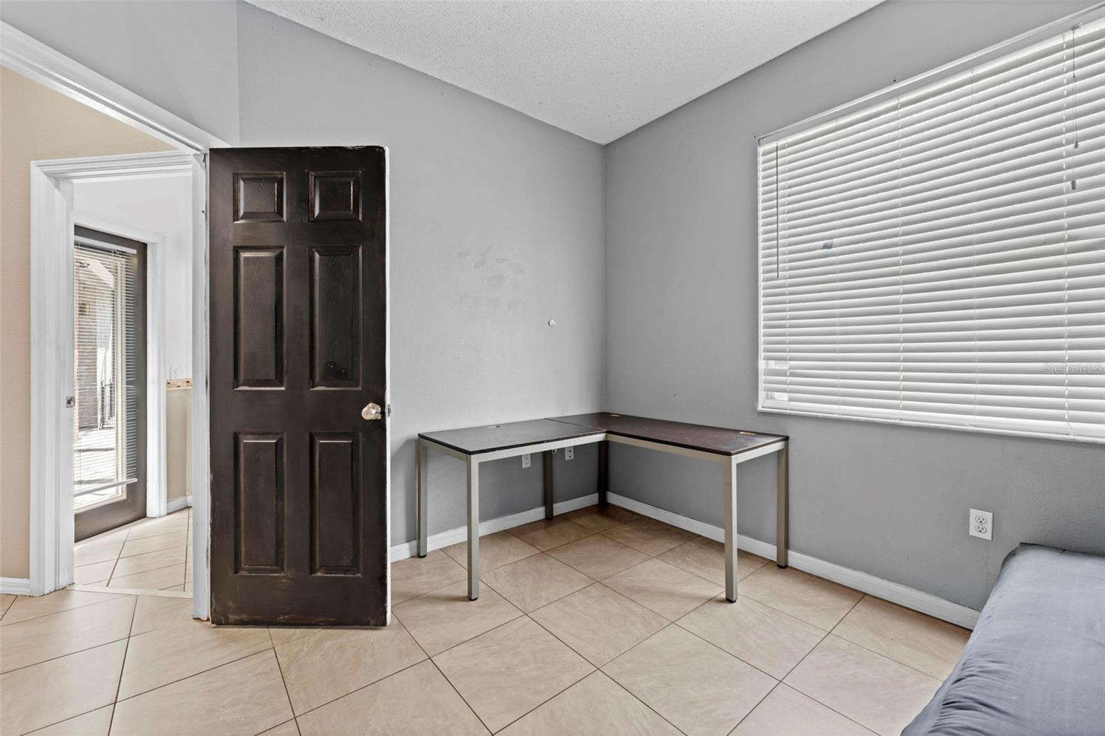 Listing photo id 21 for 6233 Penna Street