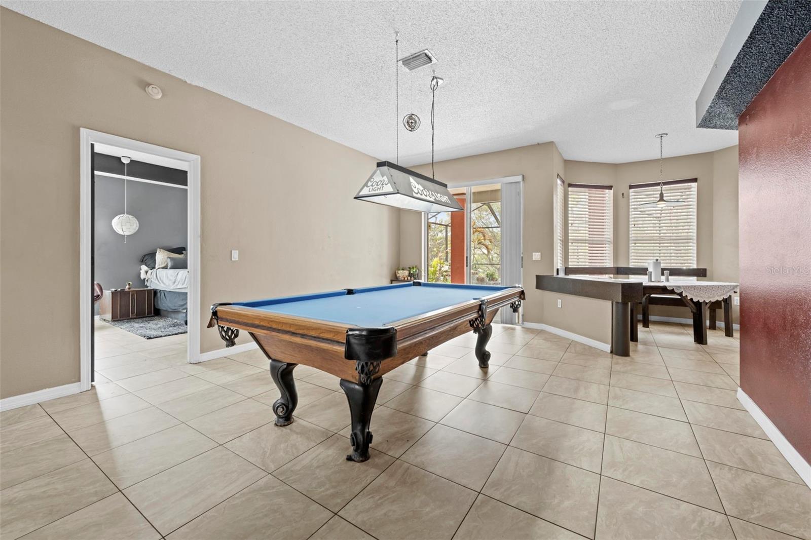 Listing photo id 1 for 6233 Penna Street