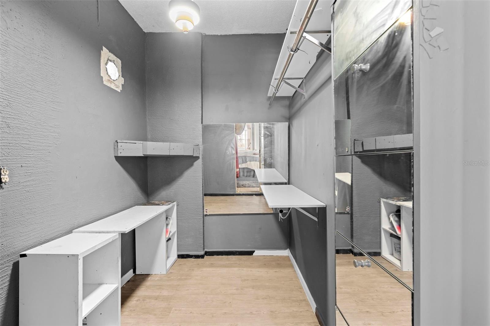 Listing photo id 29 for 6233 Penna Street