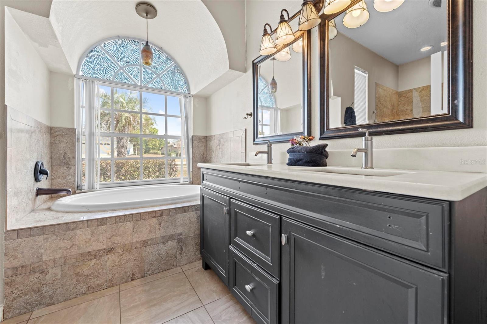 Listing photo id 31 for 6233 Penna Street