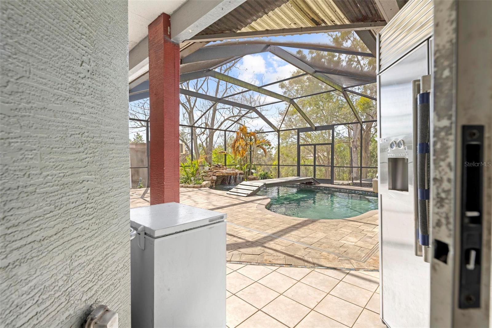 Listing photo id 35 for 6233 Penna Street