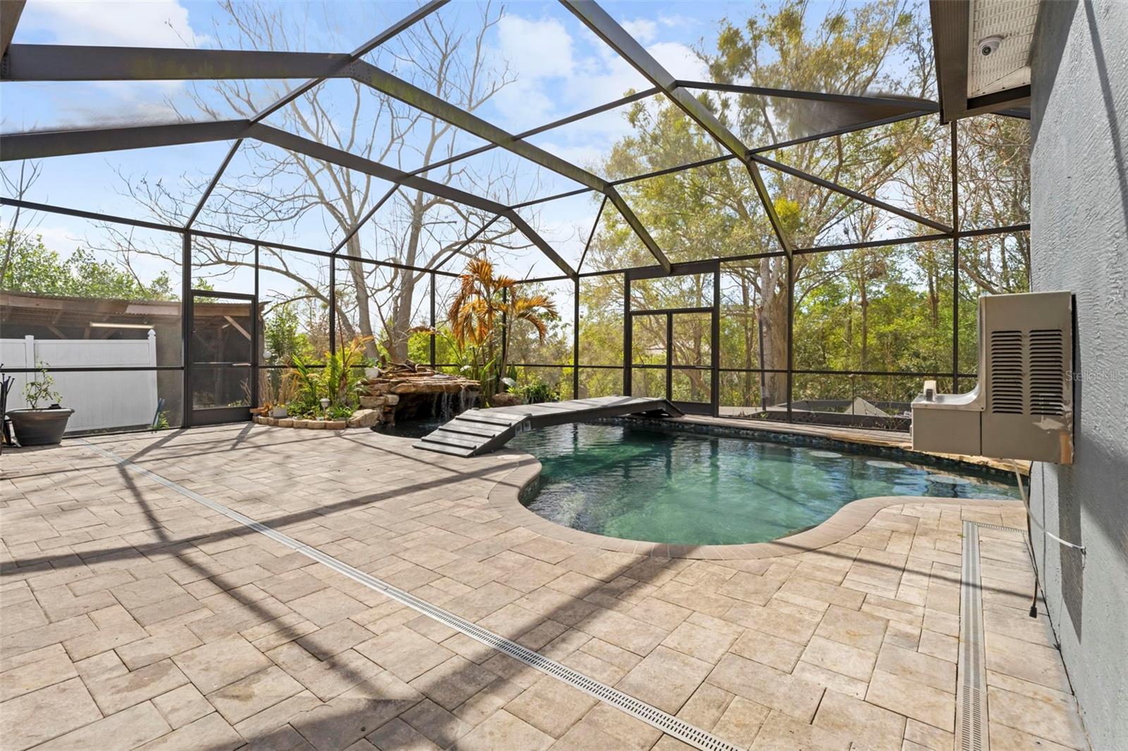 Listing photo id 36 for 6233 Penna Street