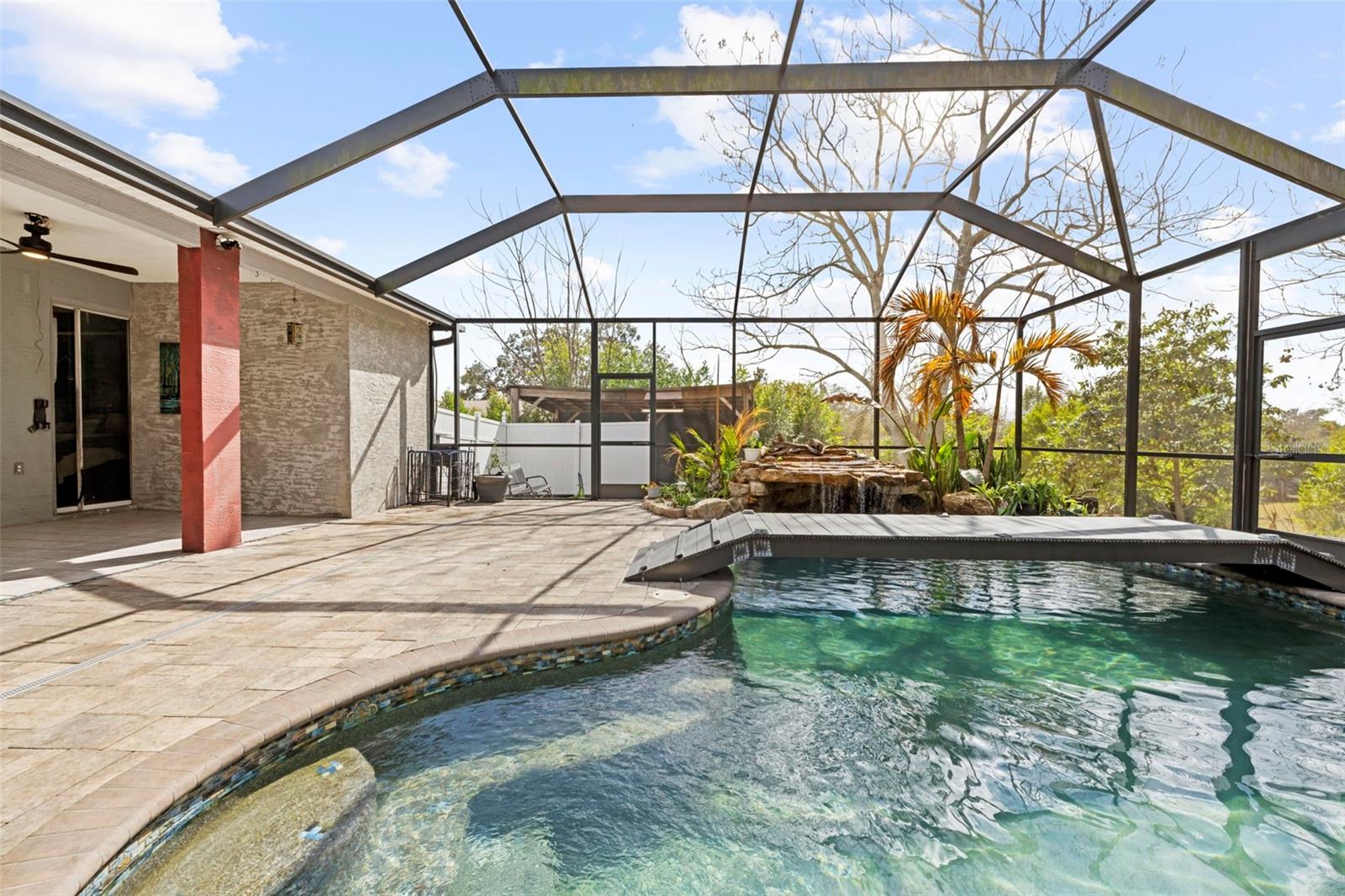 Listing photo id 41 for 6233 Penna Street