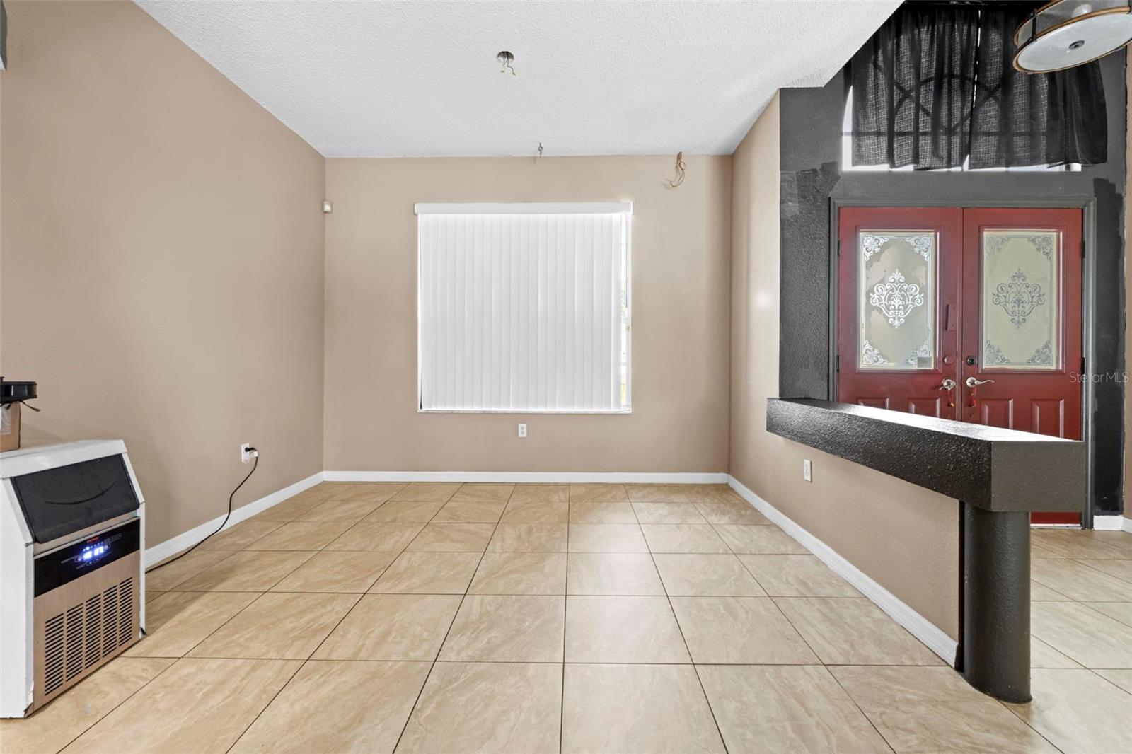 Listing photo id 3 for 6233 Penna Street