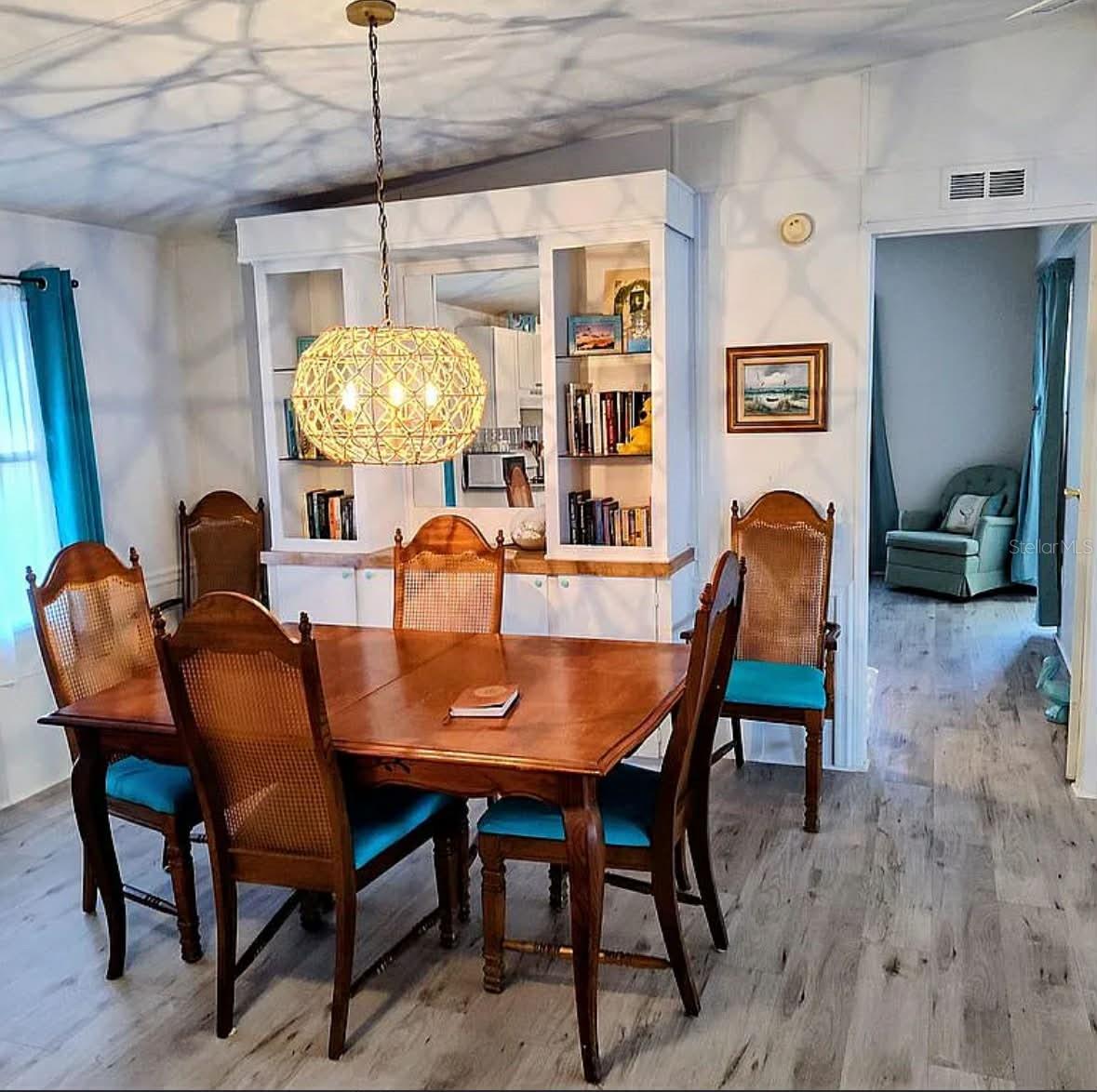 Image 13 of 29 For 831 River View Lane