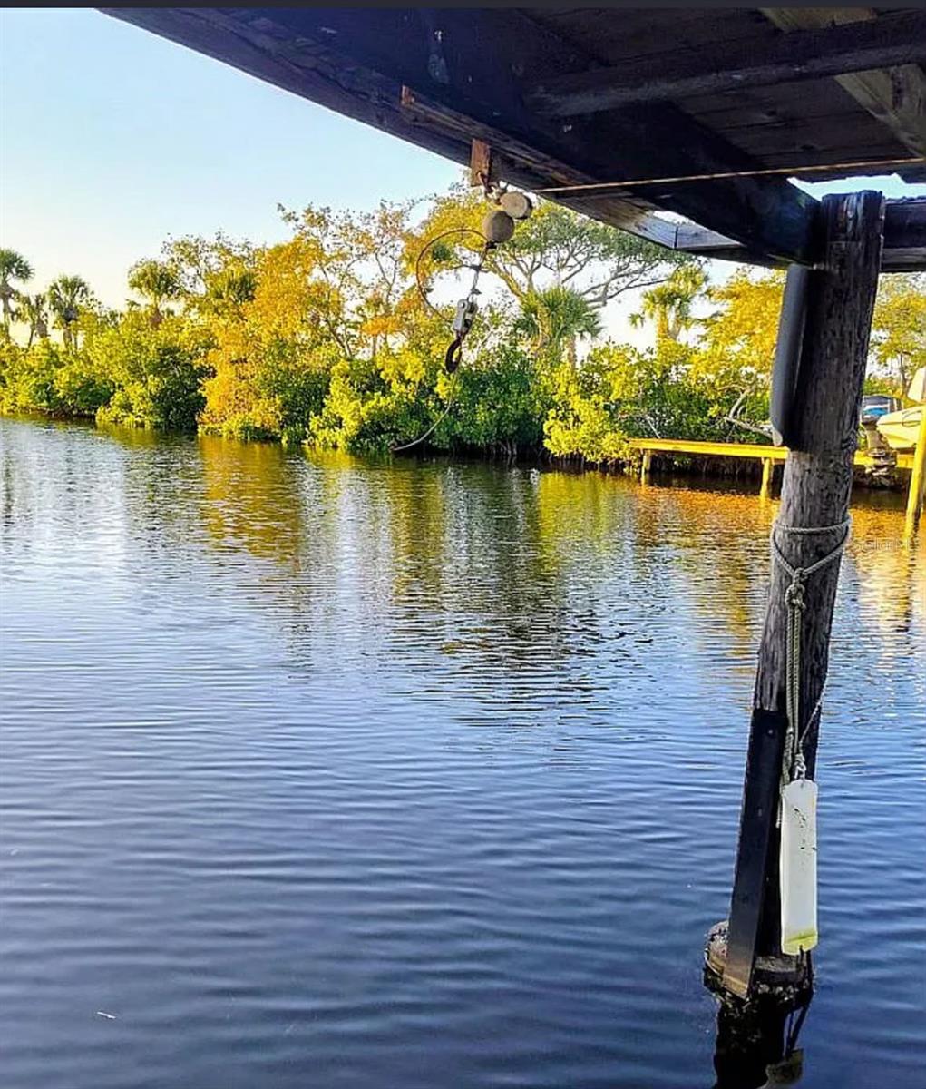 Image 16 of 29 For 831 River View Lane