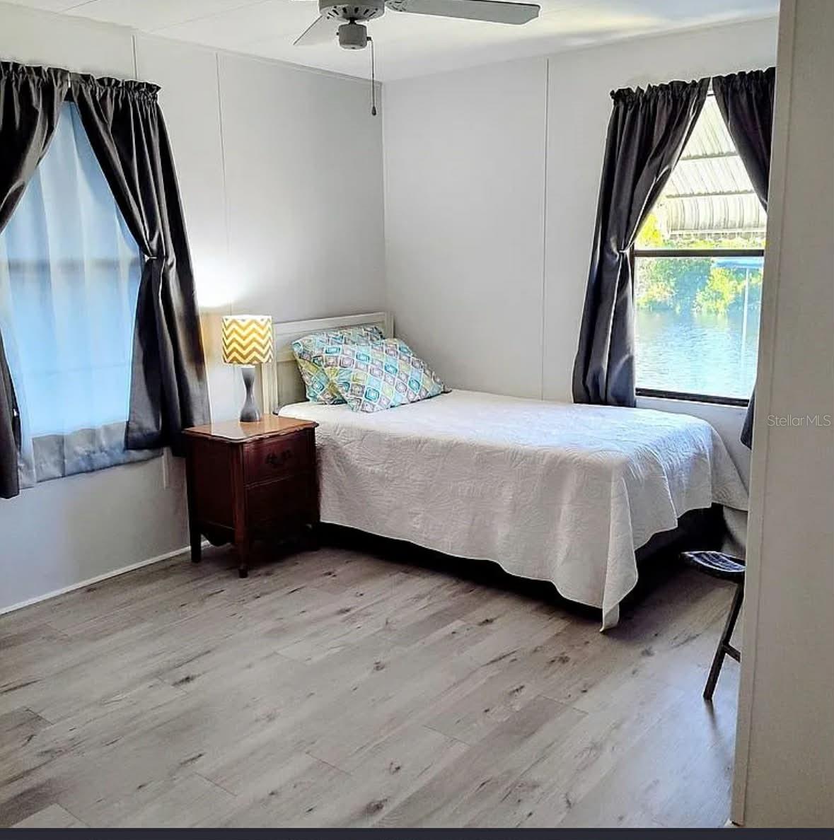 Image 22 of 29 For 831 River View Lane