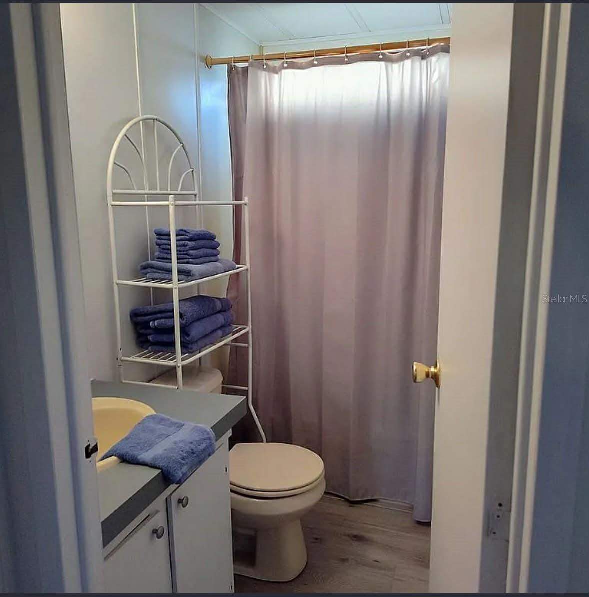 Image 26 of 29 For 831 River View Lane