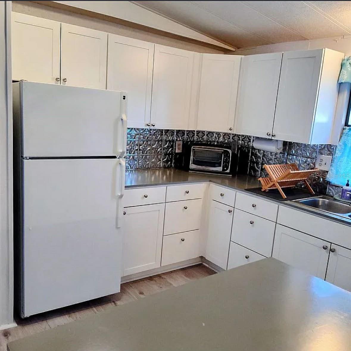 Image 5 of 29 For 831 River View Lane