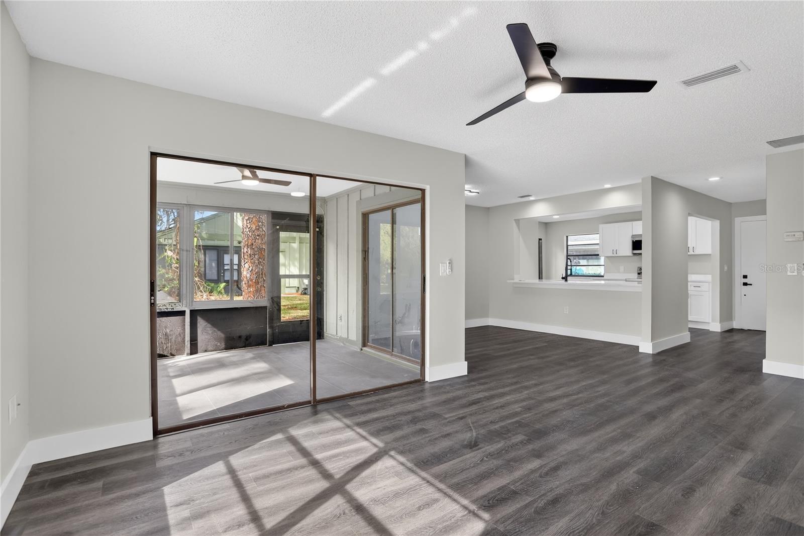 Image 13 of 24 For 5014 Barrington Circle 2102