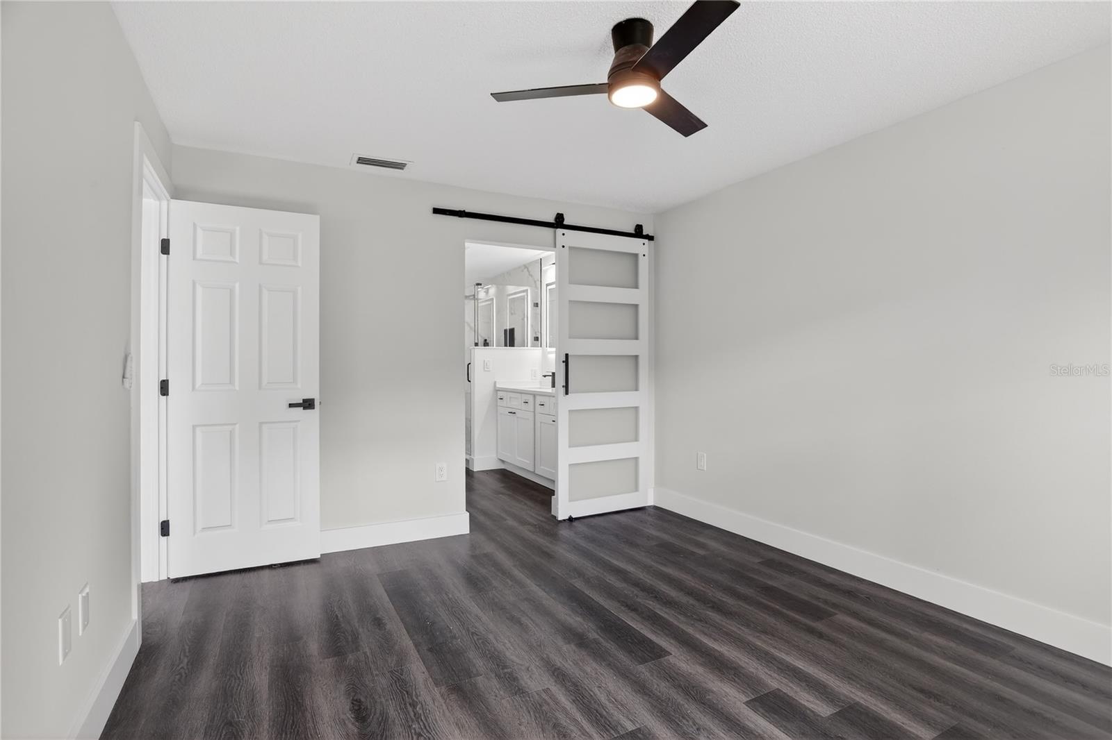 Image 15 of 24 For 5014 Barrington Circle 2102