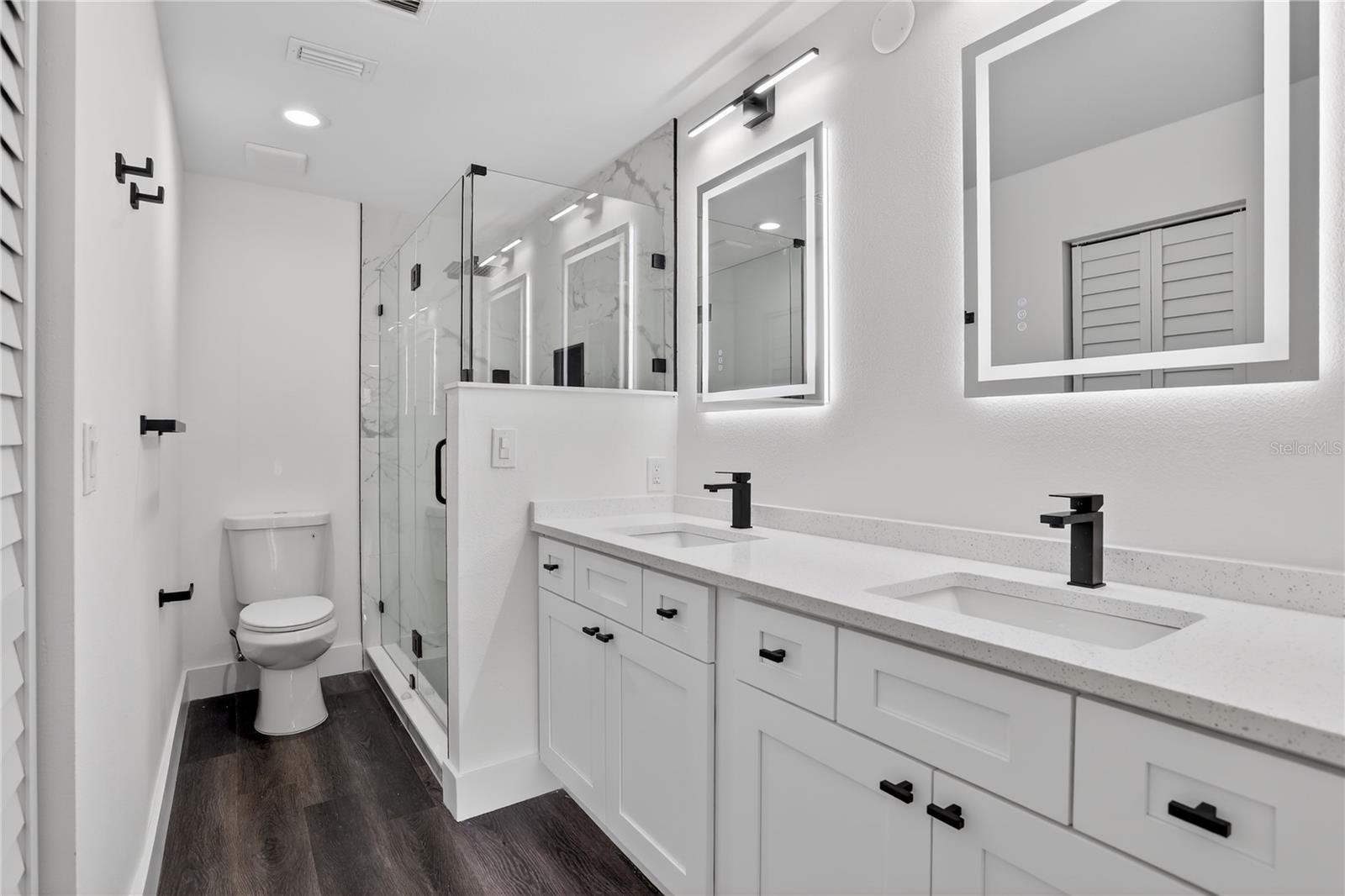 Image 16 of 24 For 5014 Barrington Circle 2102