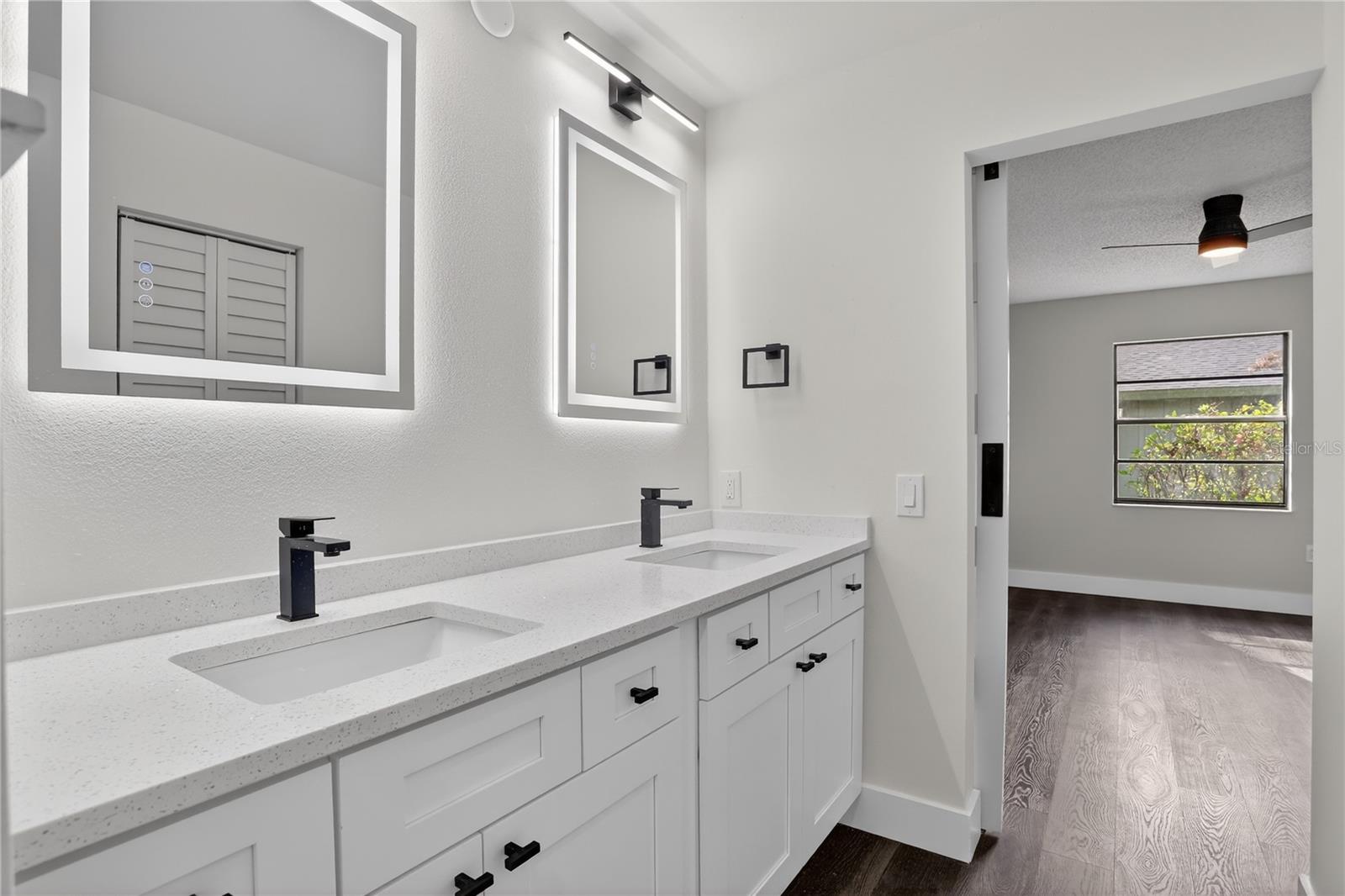 Image 17 of 24 For 5014 Barrington Circle 2102