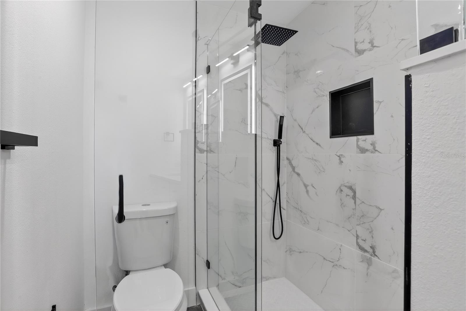 Image 18 of 24 For 5014 Barrington Circle 2102