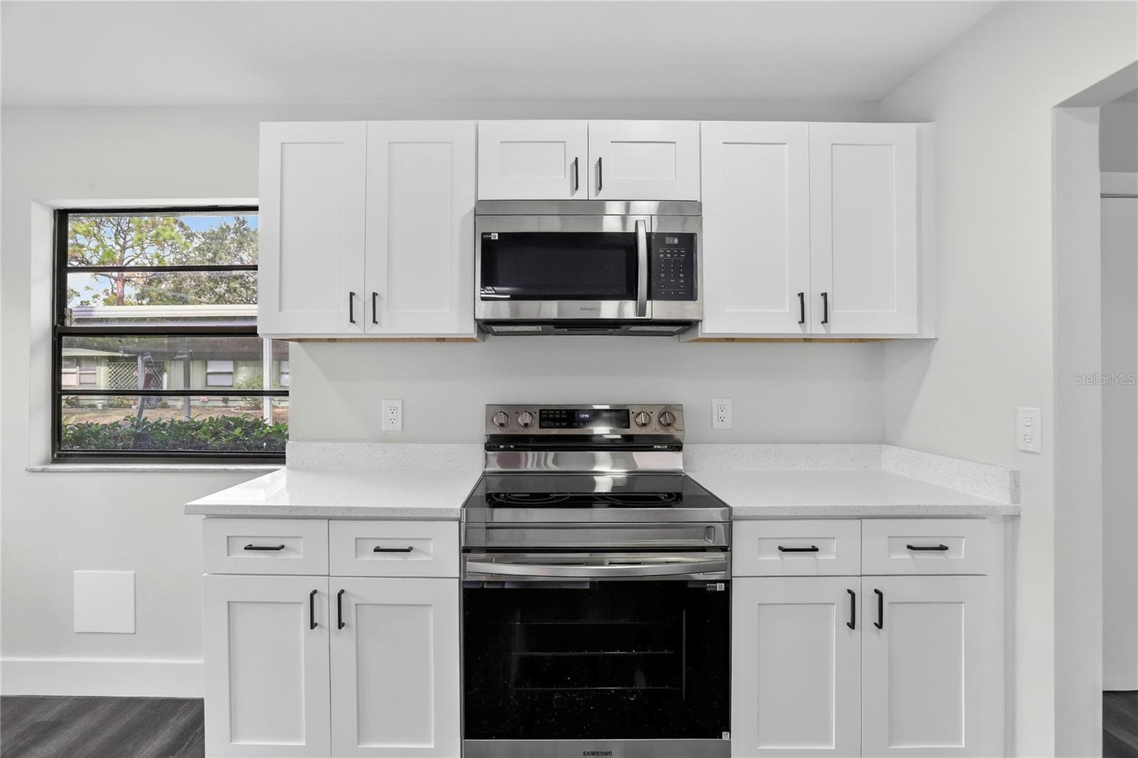 Image 5 of 24 For 5014 Barrington Circle 2102