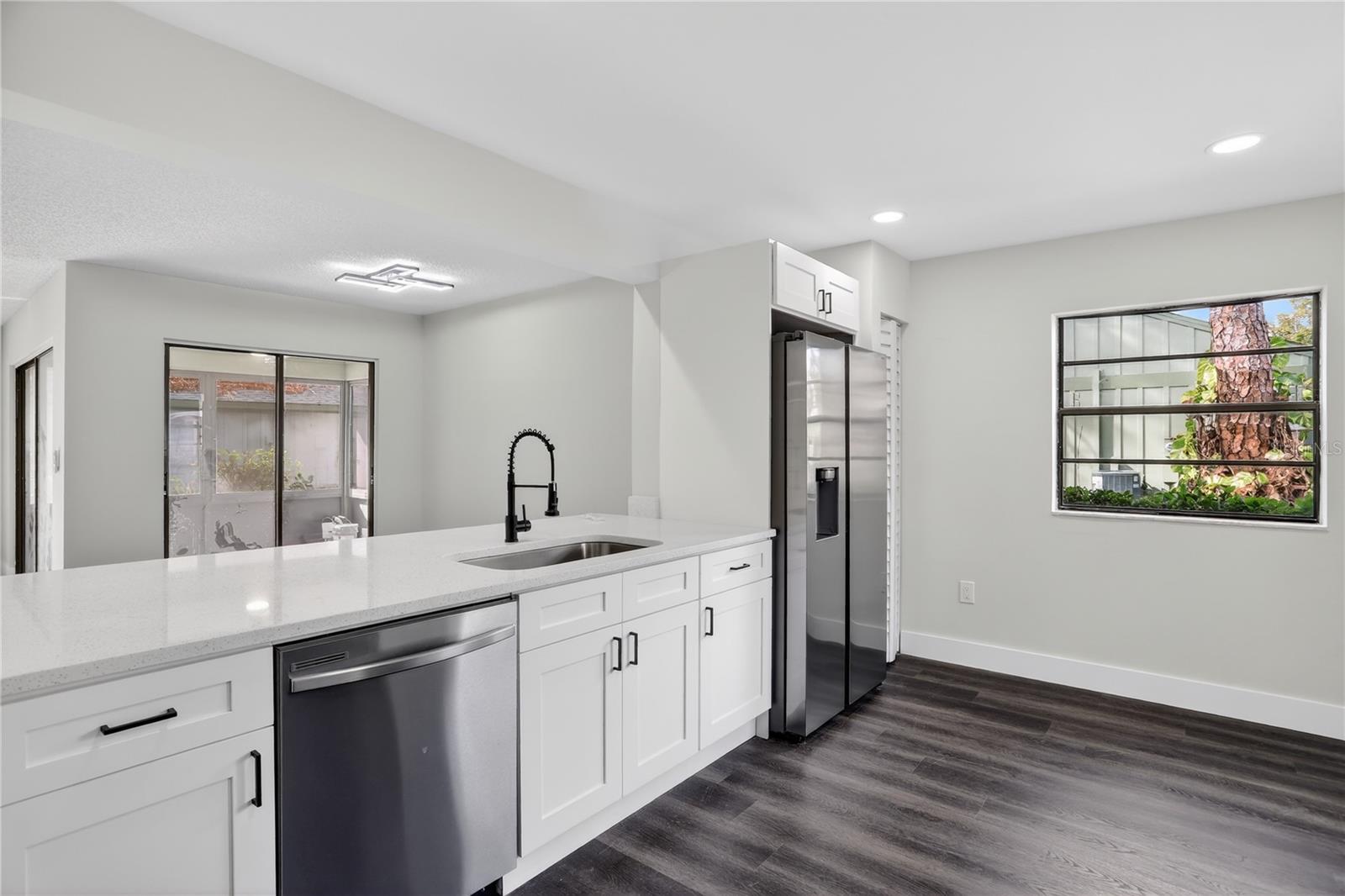 Image 6 of 24 For 5014 Barrington Circle 2102