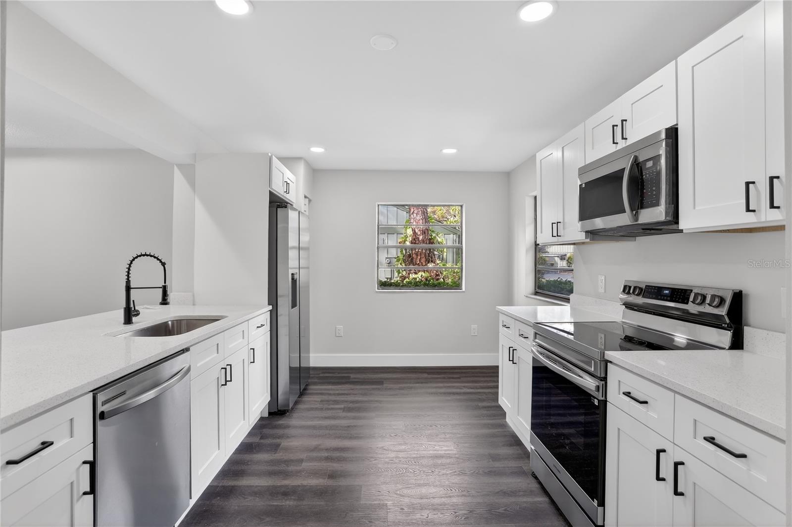 Image 8 of 24 For 5014 Barrington Circle 2102