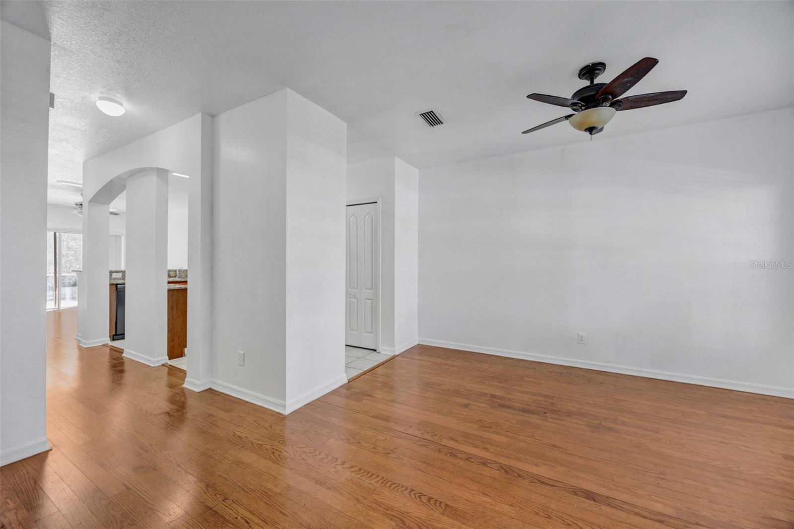 Image 10 of 30 For 15925 Fishhawk View Drive