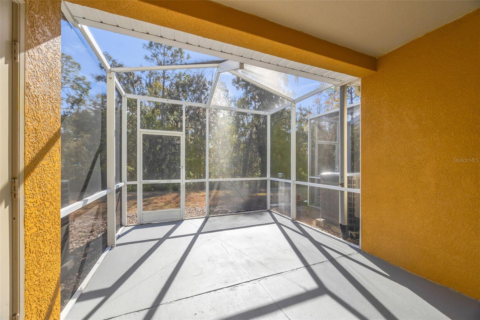 Image 23 of 30 For 15925 Fishhawk View Drive