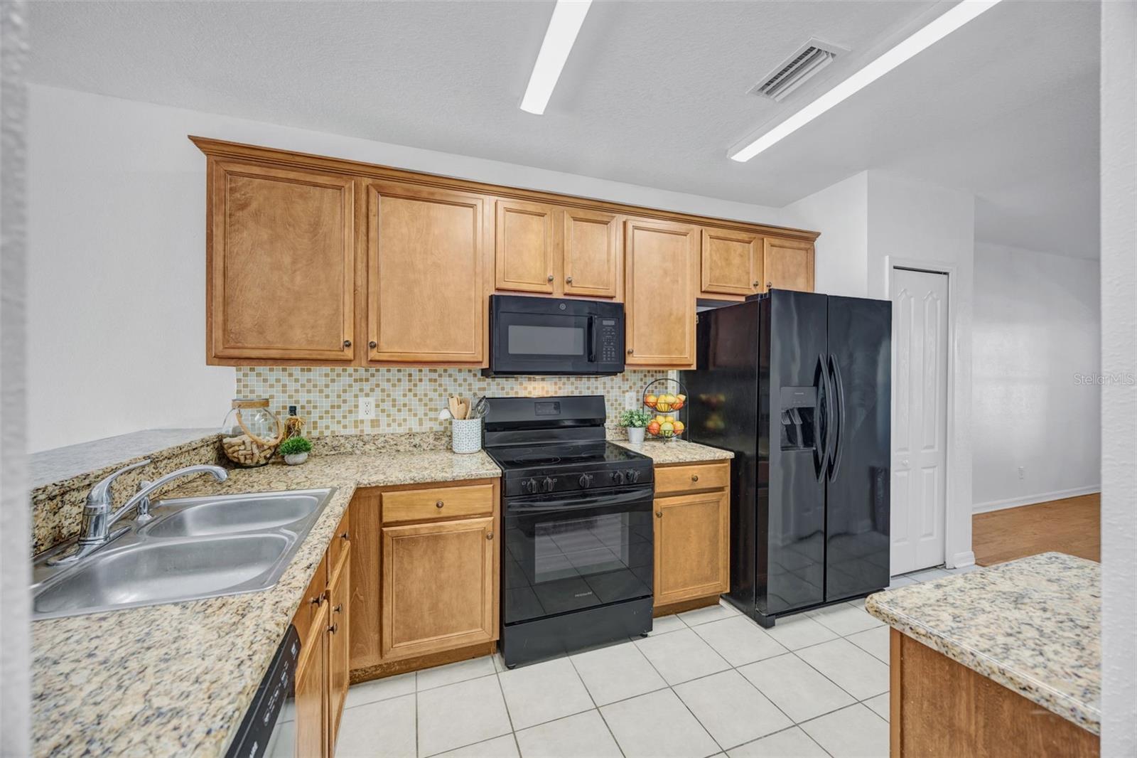 Image 6 of 30 For 15925 Fishhawk View Drive