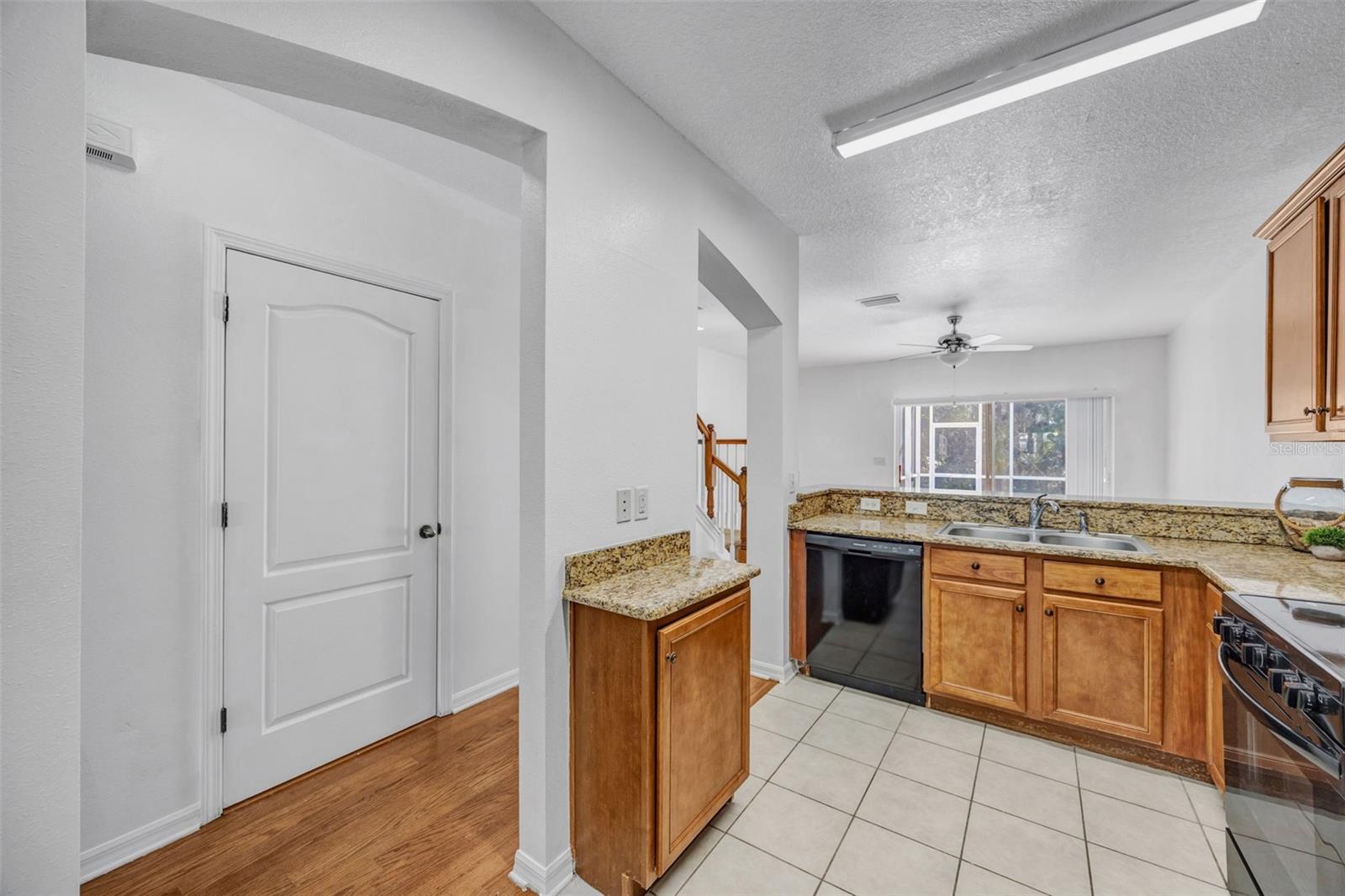 Image 8 of 30 For 15925 Fishhawk View Drive