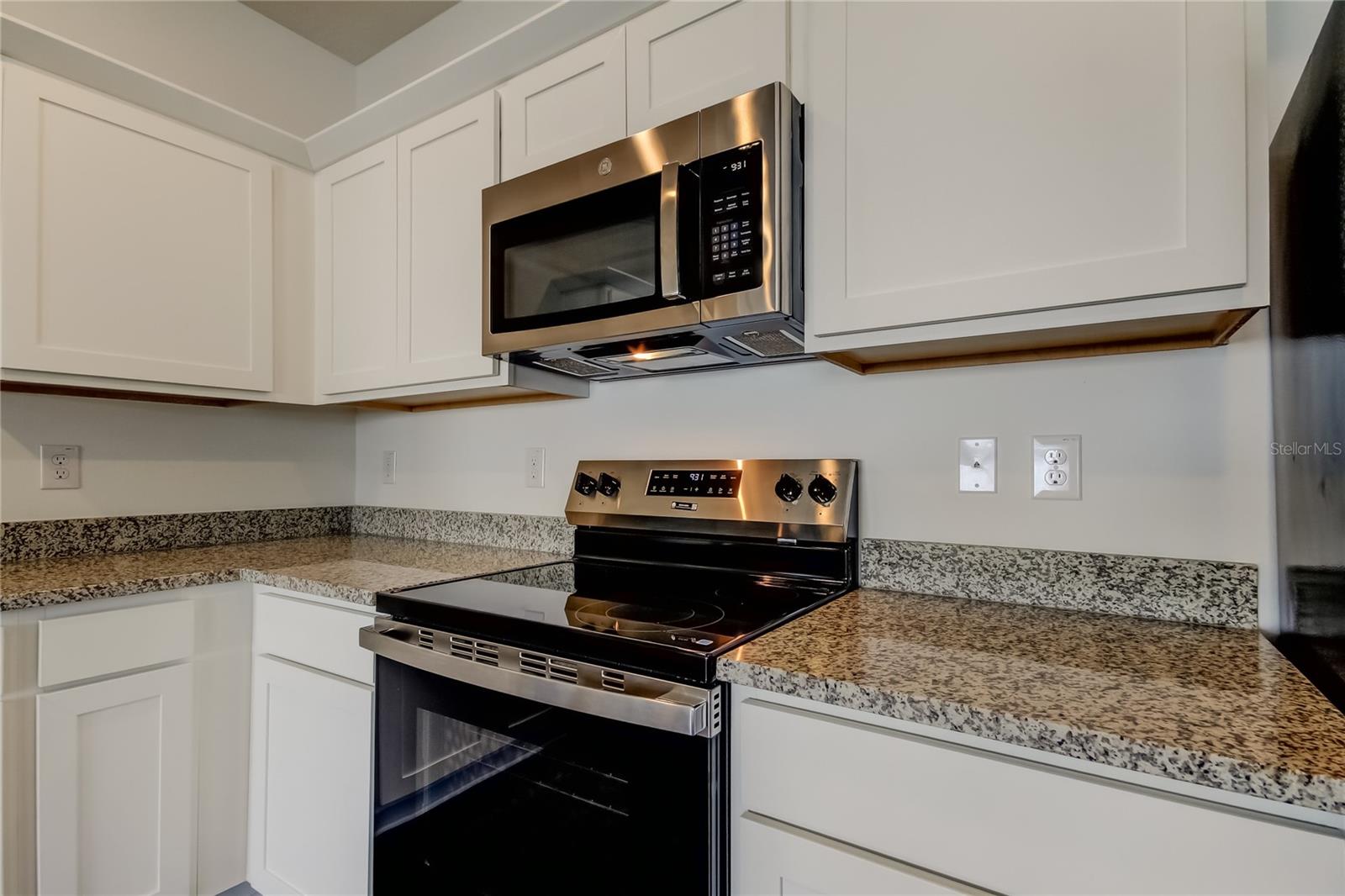 Image 16 of 54 For 11925 Sylvia Street