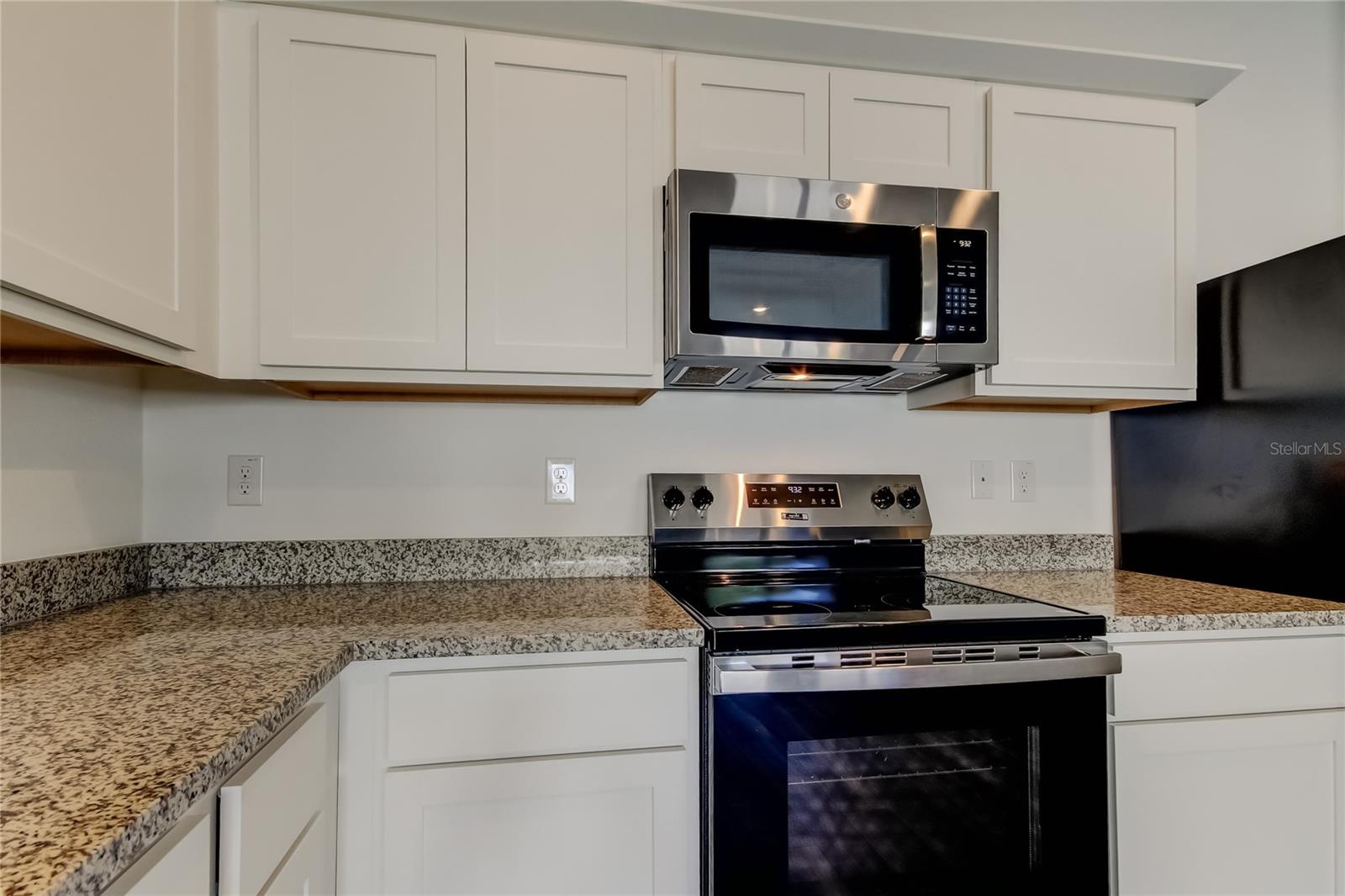 Image 17 of 54 For 11925 Sylvia Street